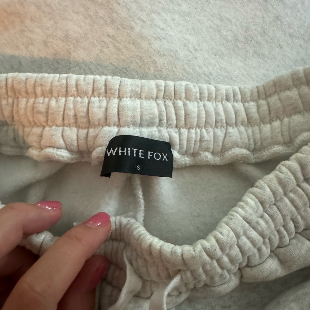 White Fox sweatpants and hoodie set - Picture 4 of 5